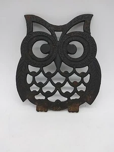 Vintage Cast Iron Owl Shaped Hot Plate Trivet Taiwan 5.5" x 5" - Picture 1 of 14