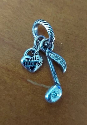 Brighton Dangle ABC Charm "Sing Along" Llave de Música Plateada con Cristales Foto 1 de 4