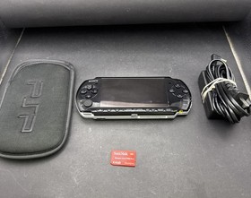 Sony PSP 3000 Piano Black - GOOD CONDITION + Official 4GB Card + Charger E2