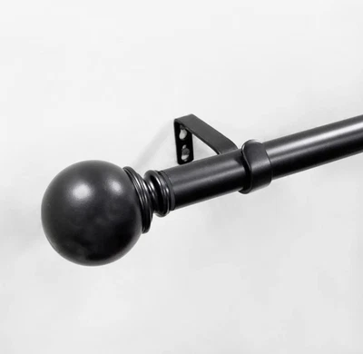 Barra de cortina individual ajustable con bola negra Mainstays de 1", 30-84" Foto 1 de 4