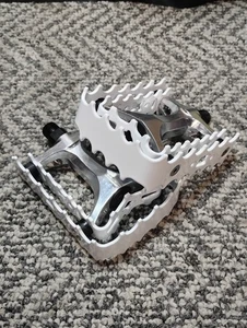 VP Double Trap Pedals 9/16" Old School Bmx White - Picture 1 of 2