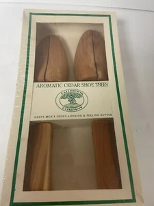 Shoes Men's Fallbrook Company Aromatic Cedar Shoe Trees Sz. Regular Fits 8W -10 - Picture 1 of 5
