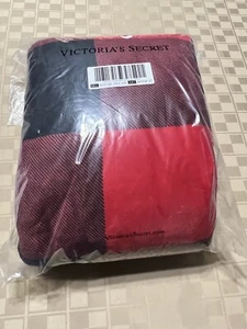 NEU Pink Victoria's Secret VS Sherpa Decke rot schwarz Büffel Hund 50” x 60” - Bild 1 von 5