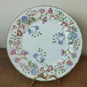 Vintage Churchill 'Emily' Pattern, Floral Dinner Plates 25cm - Picture 1 of 7