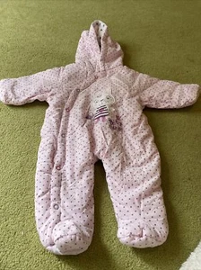 M&Co baby girl age 0-3 months pink spotty bunny snowsuit. Excellent condition - Picture 1 of 10