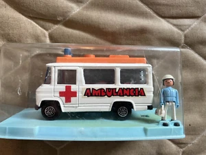 Guisval BMW Ambulance 1:43 Die Cast Model Car Spanish W/ Box + Figure - Picture 1 of 6