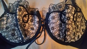 Victoria's Secret sehr sexy schwarzer Damen-Intim-BH Spitze über nude 36C Dessous - Bild 1 von 3