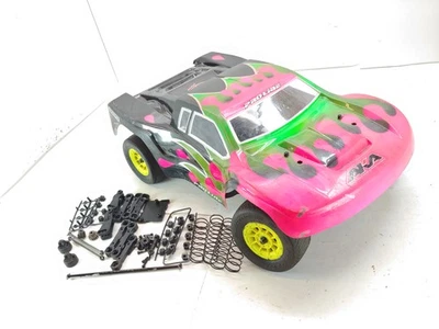 Роликовое шасси для грузовиков для коротких дистанций Tekno SCT410.3 1/10 4x4 с кузовом на заказ - Изображение 1 из 4