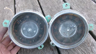 1951 1952 VINTAGE CHEVROLET SPEEDOMETER GAUGE CLUSTER AS FOUND ORIGINALS - Image 1 of 4