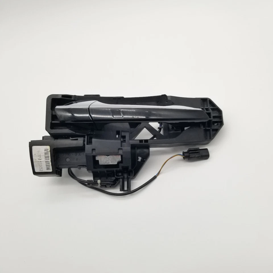 Manija de puerta de pasajero derecho Mercedes W216 CL65 AMG CL550 2007-2013 sin llave Foto 1 de 4