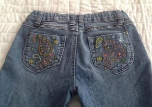 Mudd Girls Denim Capris Size 12 Embroidered Pockets - Picture 1 of 5