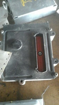 MÓDULO TRANSMISIÓN ECM CHASIS MITSUBISHI ECLIPSE 97 2,5 LITROS Foto 1 de 3