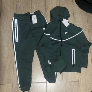 Nike Tech Fleece Reflective Full Trainingsanzug ✅ - Mehrere Größen. Schneller Versand💨 - Bild 1 von 5