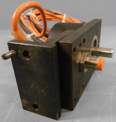 HEIDENHAIN 295 455 0W Encoder SN.:7 561 840 D-83301 450- 5000 02S09-04 - Image 1 of 4