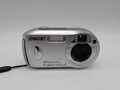 Sony Cyber-Shot 4.1 Mega Pixels Digital Camera DSC-P43 Tested Retro Uses AA Batt - Image 1 of 4