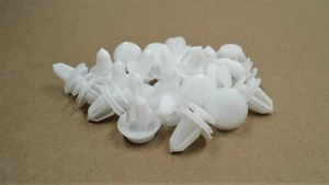 20 NEW FRONT FENDER & EXTERIOR TRIM CLIPS! FITS SIERRA SILVERADO CANYON & ETC! - Picture 1 of 2