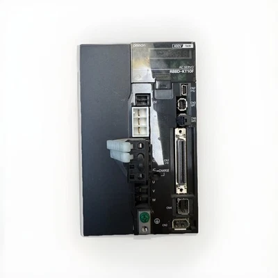 Servoaccionamiento de CA Omron R88D-KT10F 1 kW serie G5 usado, probado, sin caja Foto 1 de 4