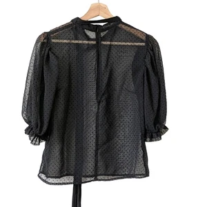 Blusa Allen Schwartz Swiss Dot Volantes Cuello Simulado Malla Negra Transparente Pequeña - Imagen 1 de 6