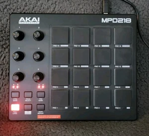 Controlador y batería AKAI Professional MPD218 MIDI Over USB Pad P&P GRATIS - Imagen 1 de 9