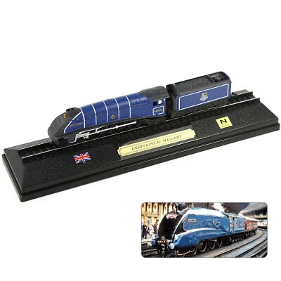 N Scale Model Railroad Static Plastic Locomotives with Base and Display Case - Image 1 of 4