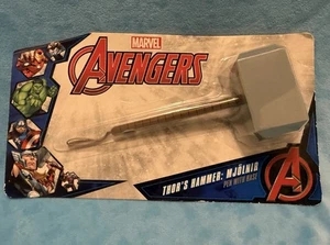 Rarität NEU VERSIEGELT Marvel Avengers THORS HAMMER MjöLNIR STIFT mit Sockel Schreibtisch - Bild 1 von 5