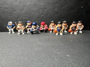 NHL, NFL, NBA Lil Sports Brats Mini Figure Players - Imagen 1 de 13