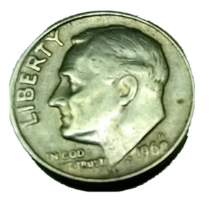 Moneda de diez centavos Roosevelt 1968-D error. DDO. "8" en 1968 incrustado en llanta. Envío gratuito - Imagen 1 de 2