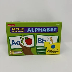 Lakeshore Tactile Match-Ups Alphabet - strukturierte Buchstaben - 26 große Buchstaben - Bild 1 von 7