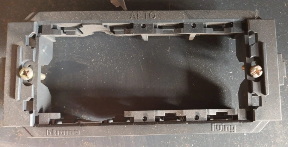 SUPPRTO UNEL + 2 FRUTTI LIVING CLASSICA - 4744N - - Immagine 1 di 1