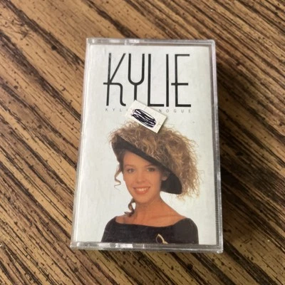 KYLIE MINOGUE - KYLIE (Cassette, 1988, Geffen) M5G 24195 - Imagem 1 de 4