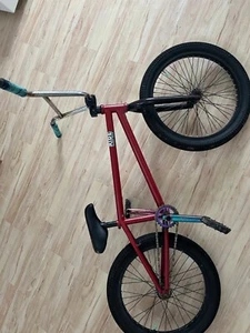 Fahrrad Bmx in farbe rot, und zustand gut - Bild 1 von 7