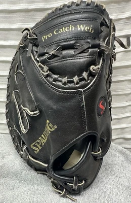 Larry Yogi Berra 42-495 Spalding Baseball Mitt LH Signature Model Black - Image 1 of 4
