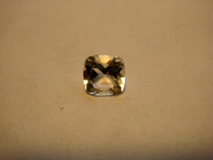 Topaz Clear Princess Cut Gemstone 6 mm x 6 mm 1 carat approx unique Gem - Picture 1 of 3