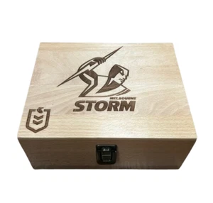 414049 MELBOURNE STORM NRL TEAM WHISKY WHISKEY STONE SET WITH TONGS IN GIFT BOX - Foto 1 di 3