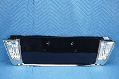 Panel de moldura de licencia de puerta trasera Lexus LX570 con lámparas de respaldo 2008-2015 negro: 202 OEM Foto 1 de 4