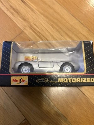 Porsche Convertible Maisto 21001 1:43 Motorizado Power Racer Plateado en Miami. Foto 1 de 4