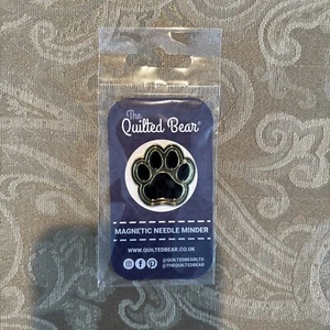 The Quilted Bear Magnetic Needle Minder (Paw) - Picture 1 of 2