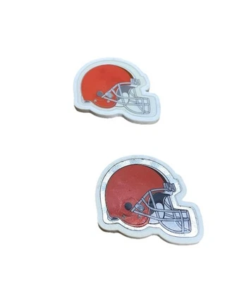 2014 Cleveland Browns Topps Casco Magnetz NFL Imán de nevera 1,5” Juego de 2 piezas Foto 1 de 4