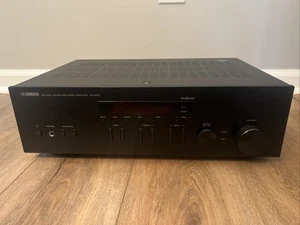 Yamaha R-N303 Network Stereo Receiver With Wi-Fi Bluetooth Tested No Remote - Picture 1 of 12
