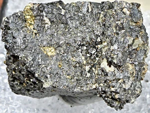VERY RARE MADOCITE,(gray mineral!) 2.5 x 2 x 1.5 CM, MADOC, ONTARIO, CANADA #19B - Picture 1 of 1