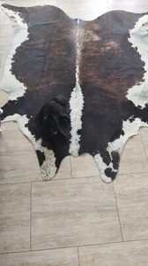 Teppich für alle Wohnräume und Zimmer, Bodenteppich aus echtem Bullenfell - Bild 1 von 8