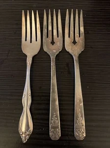 3 Oneida Ltd. Wm. A. Rogers Silverplate Salad Forks - Picture 1 of 10