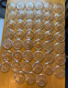 45 tarros de conservas vintage tapas de vidrio alambre fianza/paca cúpula tarro de albañil 3,25" de ancho Atlas - Imagen 1 de 4
