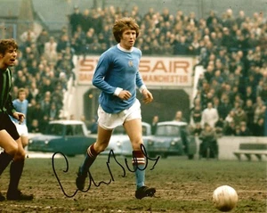 COLIN BELL MANCHESTER CITY SIGNED 8 x 12 INCH PHOTO. (REDUCED PRICE) - Picture 1 of 1
