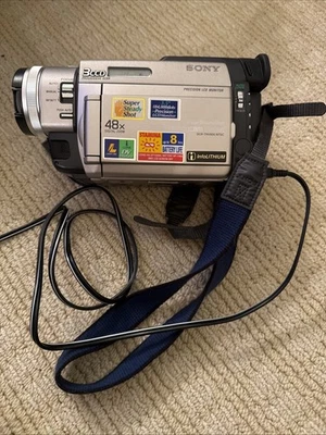 Videocámara Sony Handycam DCR-TRV900 Mini DV (cuerpo, cargador, batería, correa)  Foto 1 de 4
