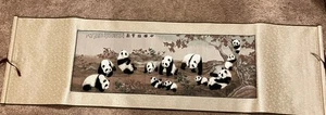 Pandas chinos Shu Brocado 51 pulgadas en hermosa caja de tela azul - Imagen 1 de 19