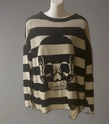 Suéter Iron Fist preto e creme caveira tamanho G - Imagem 1 de 4
