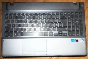 Samsung NP350V5C Palmrest + Keyboard - Picture 1 of 3
