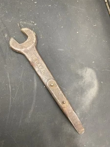 VINTAGE DELAVAL CREAM SEPERATOR WRENCH  AND FLAT SREW DRIVE NO 4126 - Picture 1 of 5