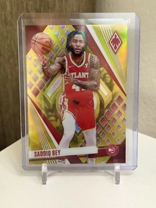 2023-24 Panini Phoenix #111 Saddiq Bey Yellow Gold Parallel /49 Hawks - Picture 1 of 2